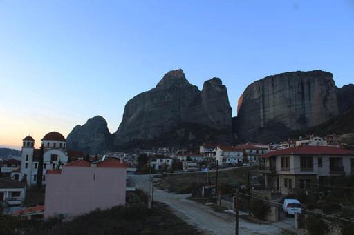 In The Shadow Of Meteora Apartment Kalambaka Exterior photo
