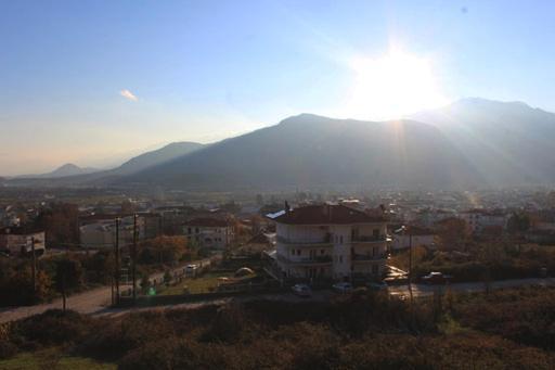 In The Shadow Of Meteora Apartment Kalambaka Exterior photo